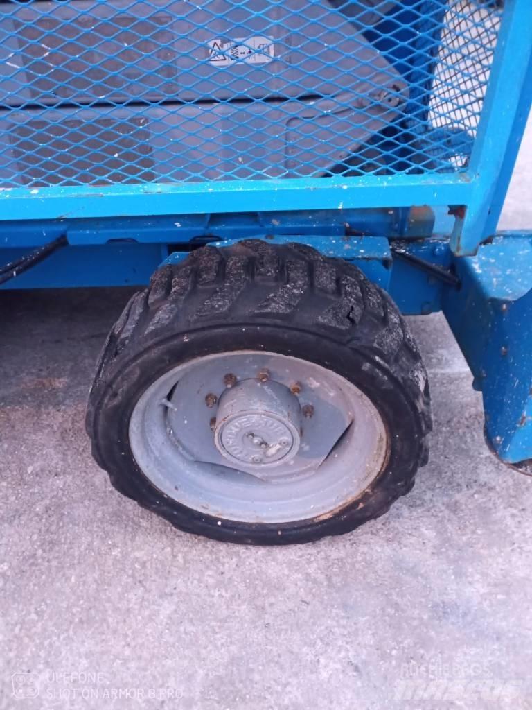 Genie GS 4390 RT 剪式升降機