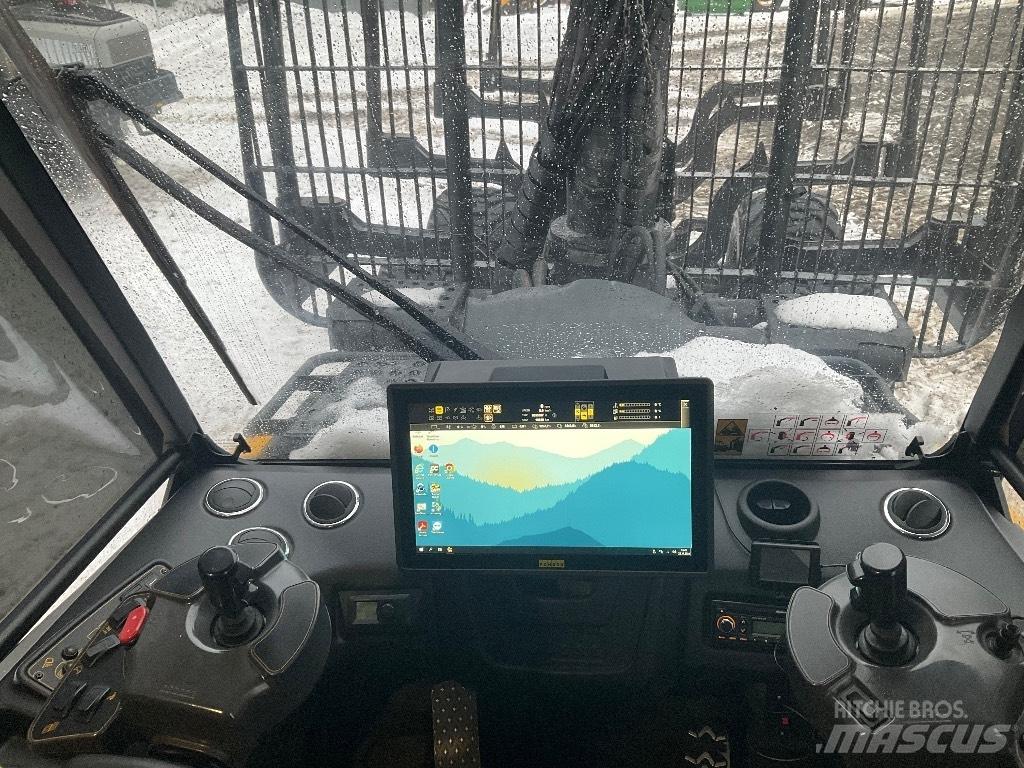 Ponsse BUFFALO AF 8W 集運機