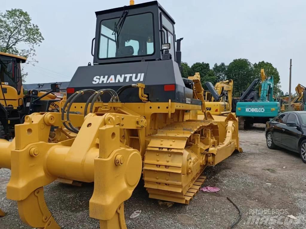 Shantui D22 履帶推土機