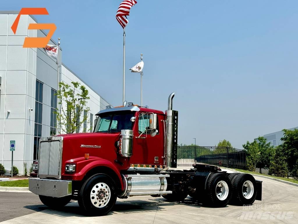 Western Star 4900 SF 曳引機組件