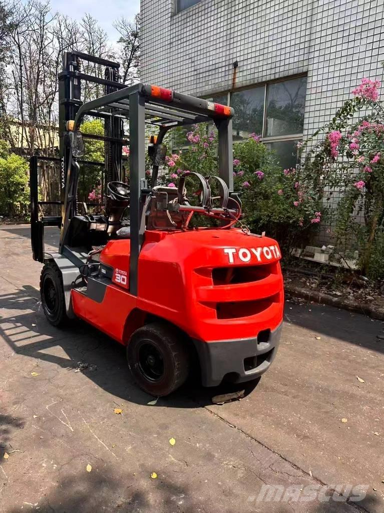 Toyota FD 30 柴油卡車