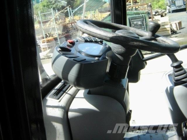 CAT 908 M 輪胎式裝載機