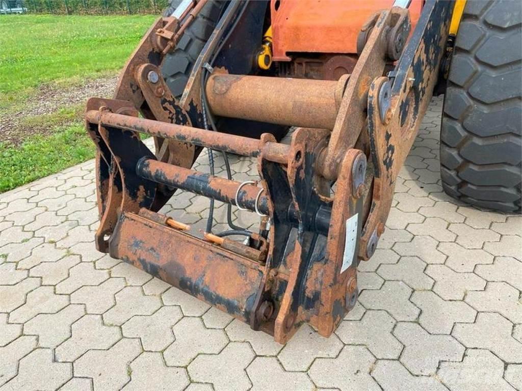 JCB 426E AGRI HT 輪胎式裝載機