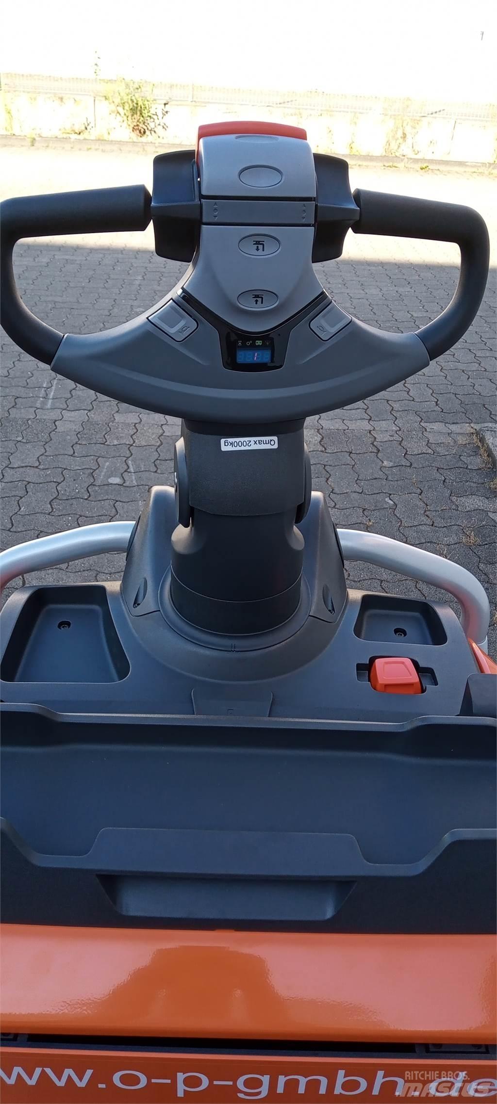 Toyota LPE200 低架升降機
