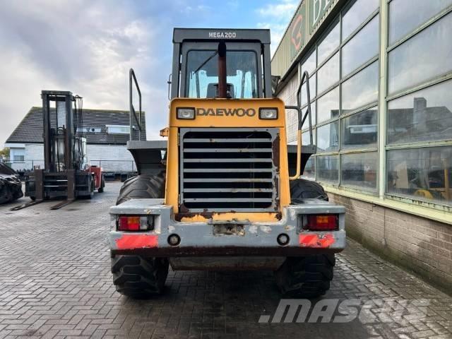 Daewoo MC 200 輪胎式裝載機