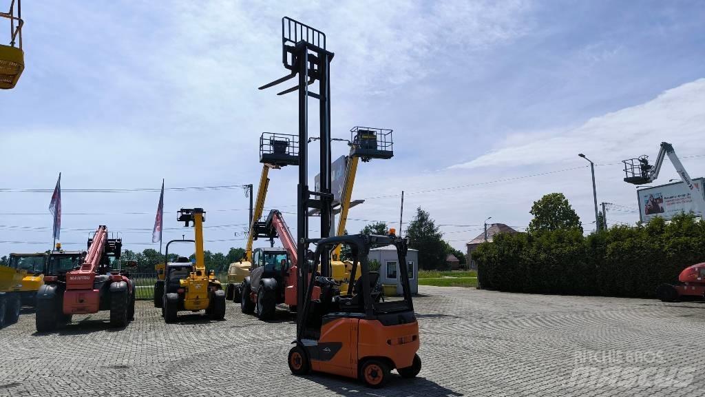 Linde E16-02 電動堆高機