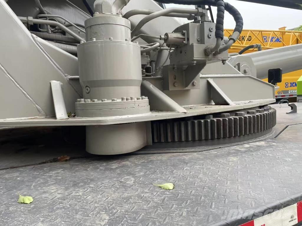 Zoomlion 25 Ton 全路面起重機/吊車