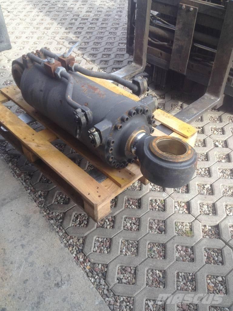  Siłownik Volvo 220 E 輪胎式裝載機