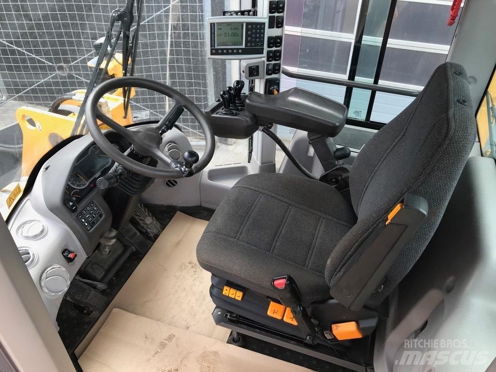 Volvo L110H 輪胎式裝載機