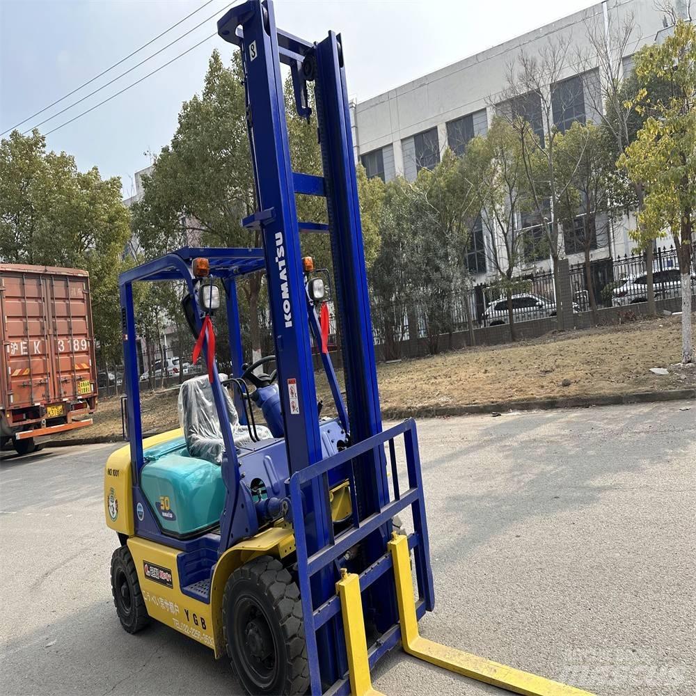 Komatsu FD30-14 柴油卡車