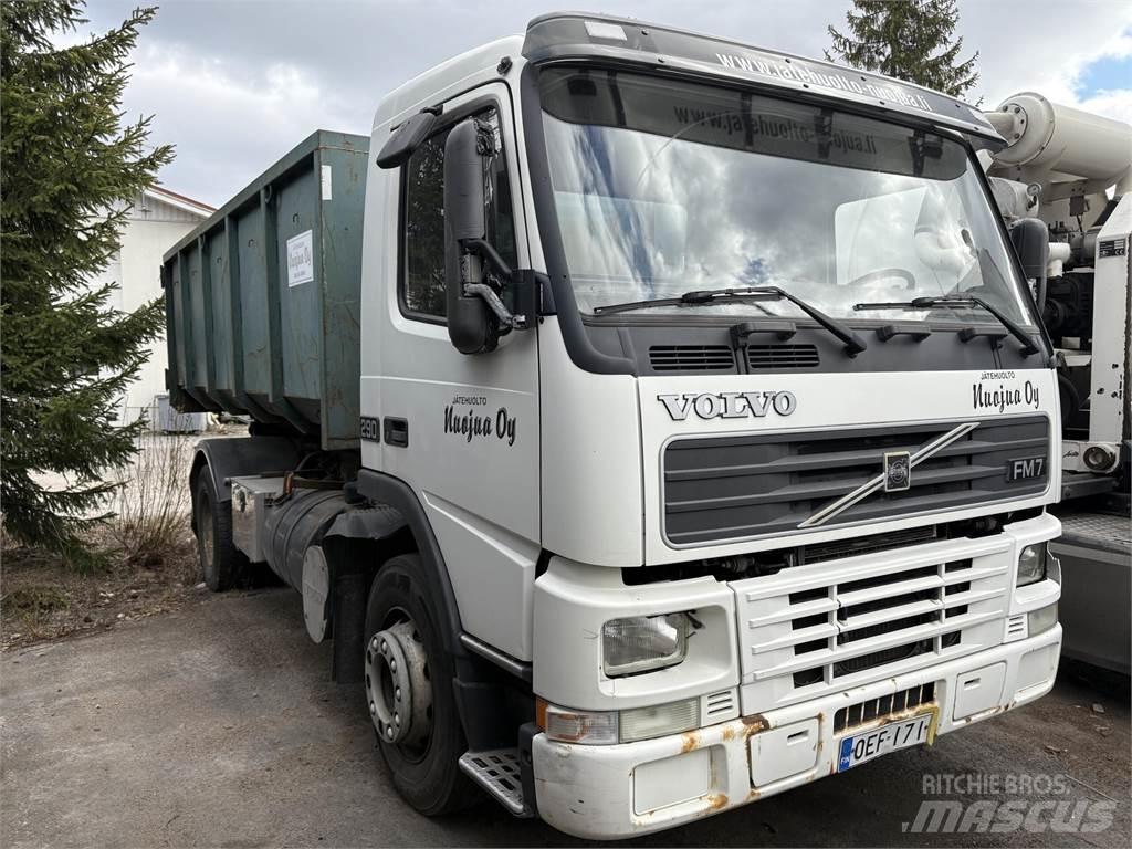 Volvo FM7 起重可拆卸式卡車