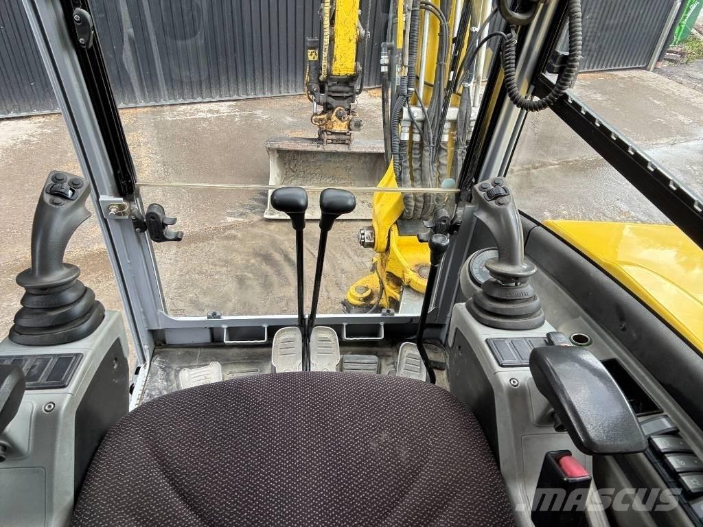 Wacker Neuson 6003 小型挖土機/掘鑿機<7t(小型挖掘機)