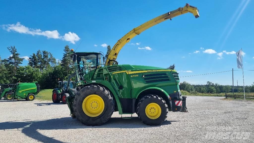 John Deere 8700i 自走式飼料採集機