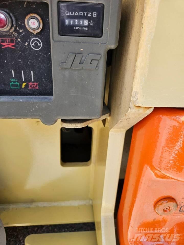 JLG 2630 ES 剪式升降機