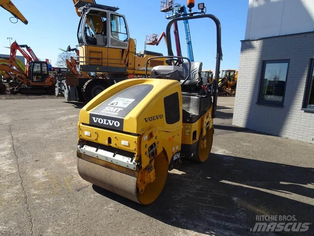 Volvo DD25B 雙輪滾壓機
