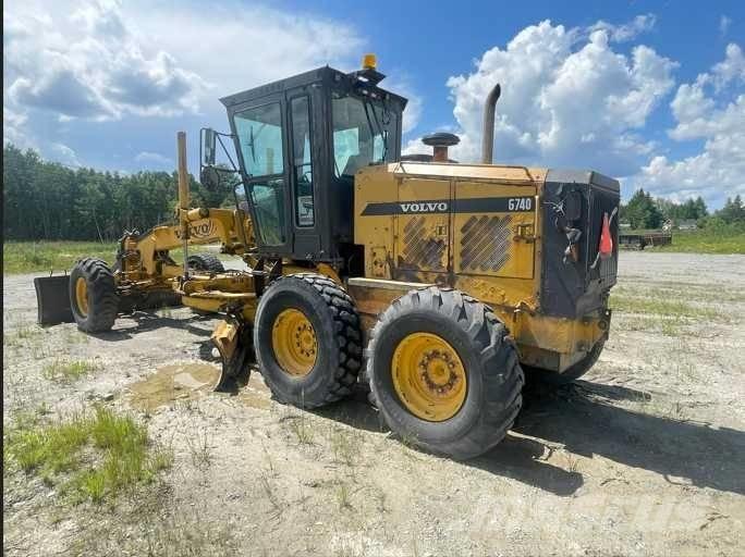 Volvo G 740 平土機