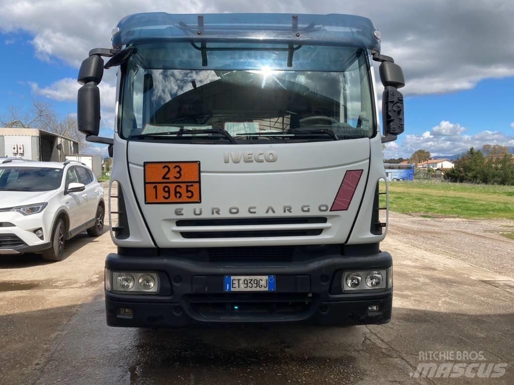 Iveco 135E25 運油車