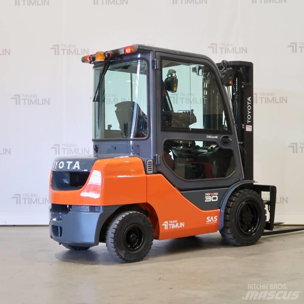 Toyota 02-8FDF30 柴油卡車