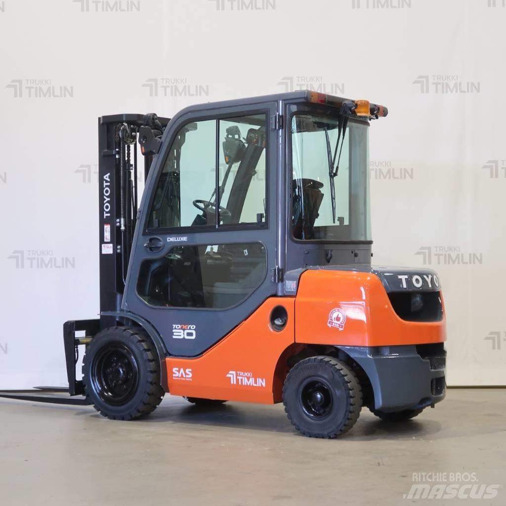 Toyota 02-8FDF30 柴油卡車