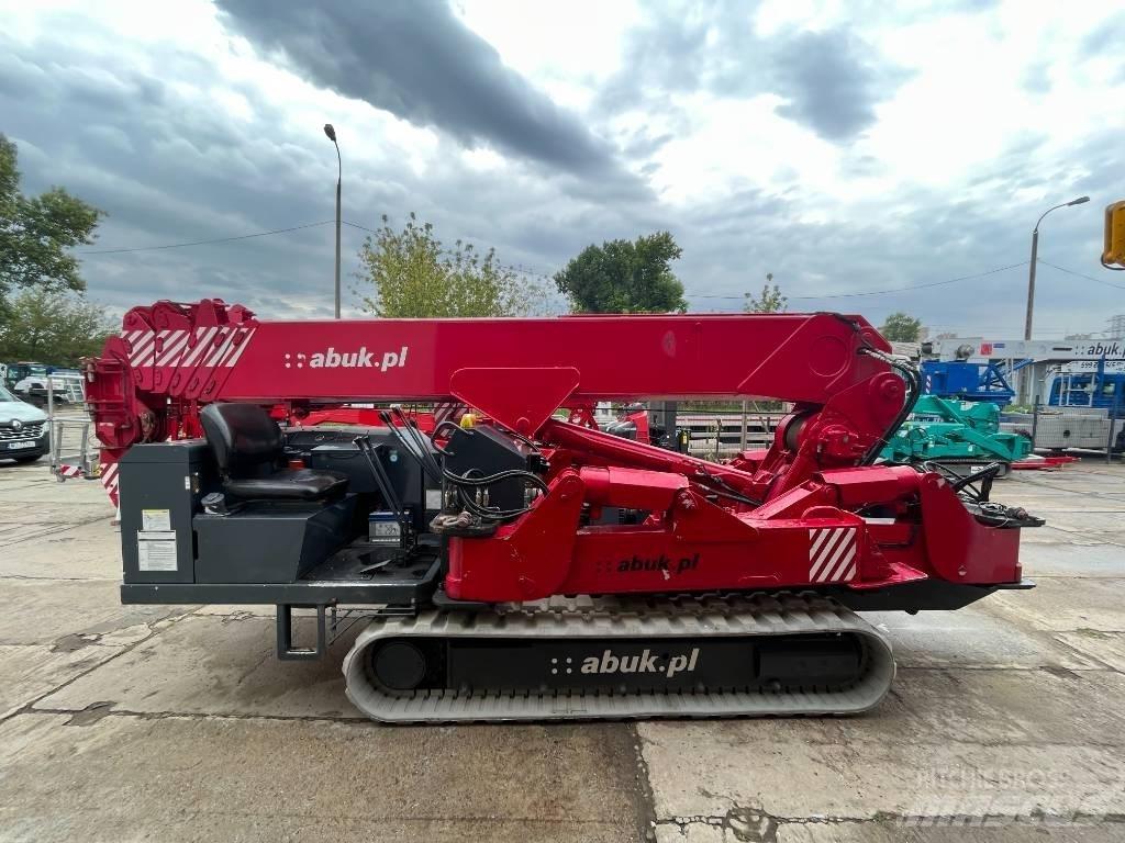 Unic URW 706 小型起重機