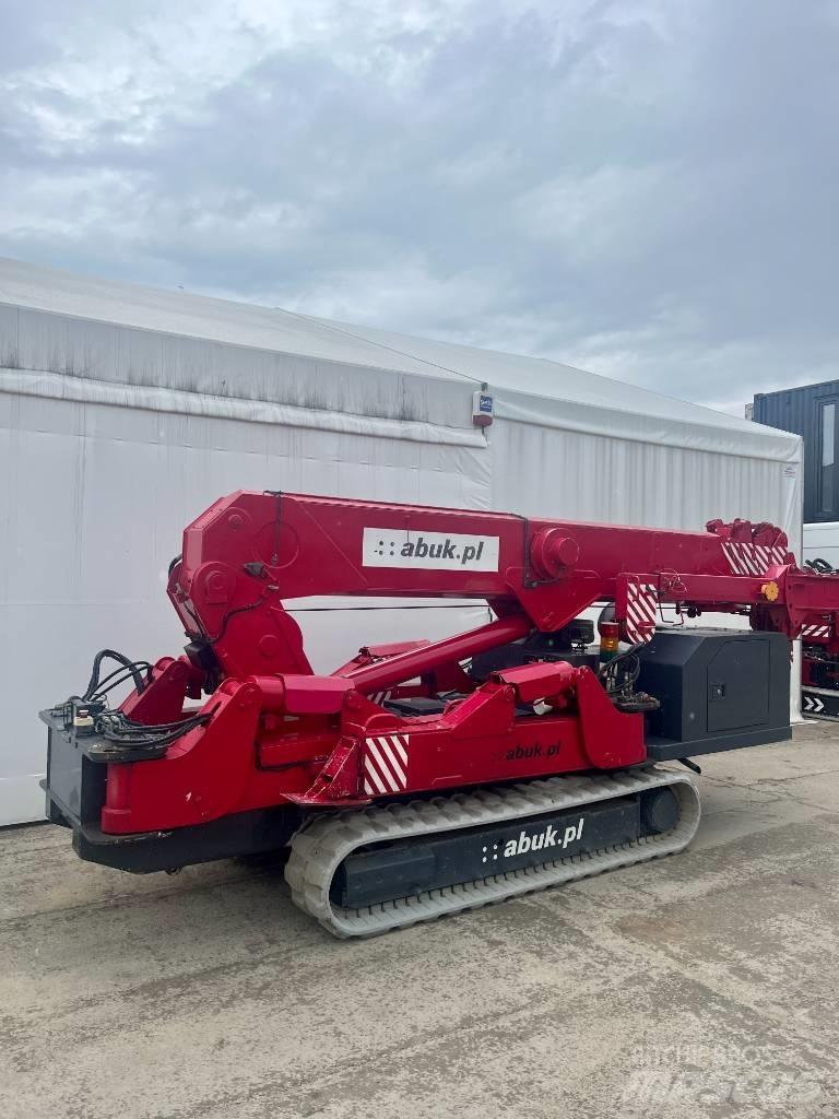 Unic URW 706 小型起重機