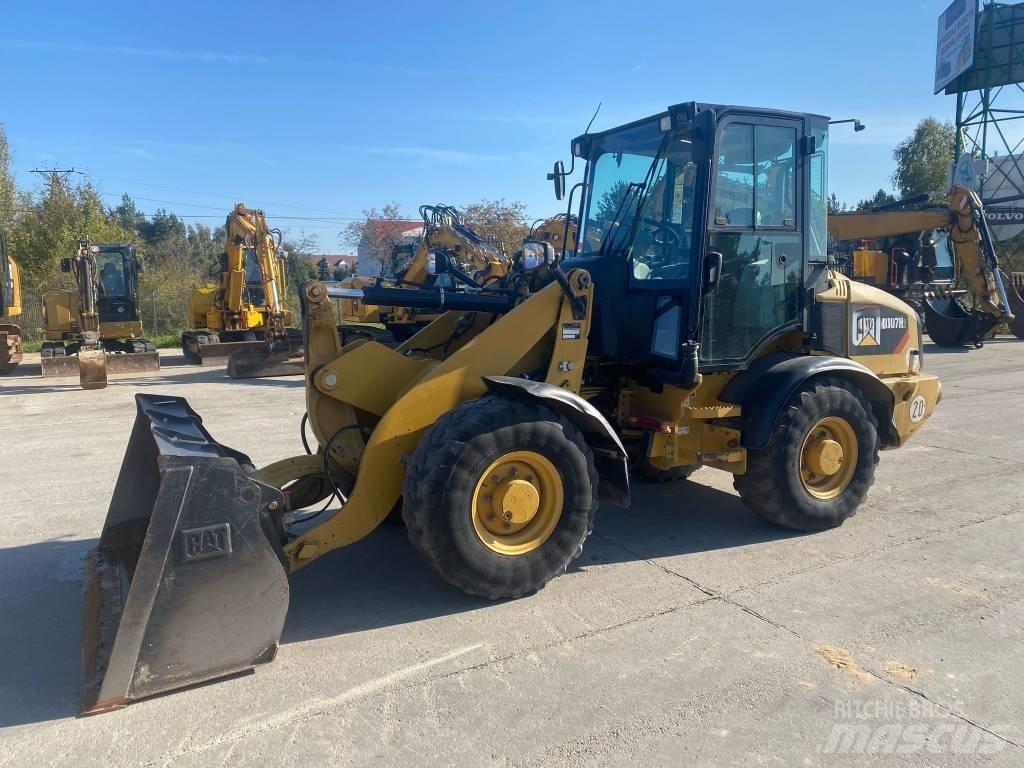 CAT 907 H 2 輪胎式裝載機