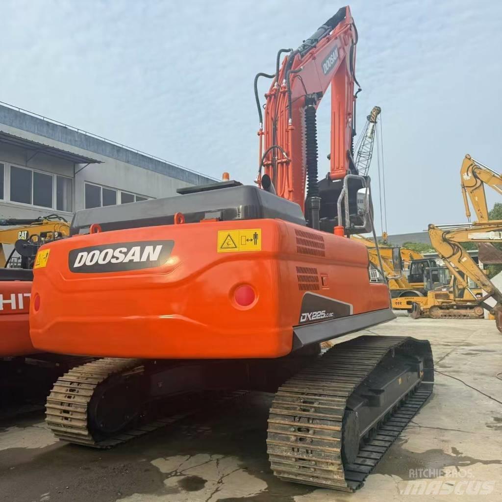 Doosan DX225LC-9C 中型挖土機/掘鑿機/挖掘機 7t-12t