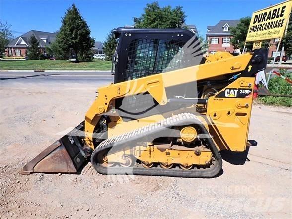 CAT 249D 滑移轉向裝載機