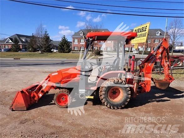 Kubota B26 反鏟裝載機