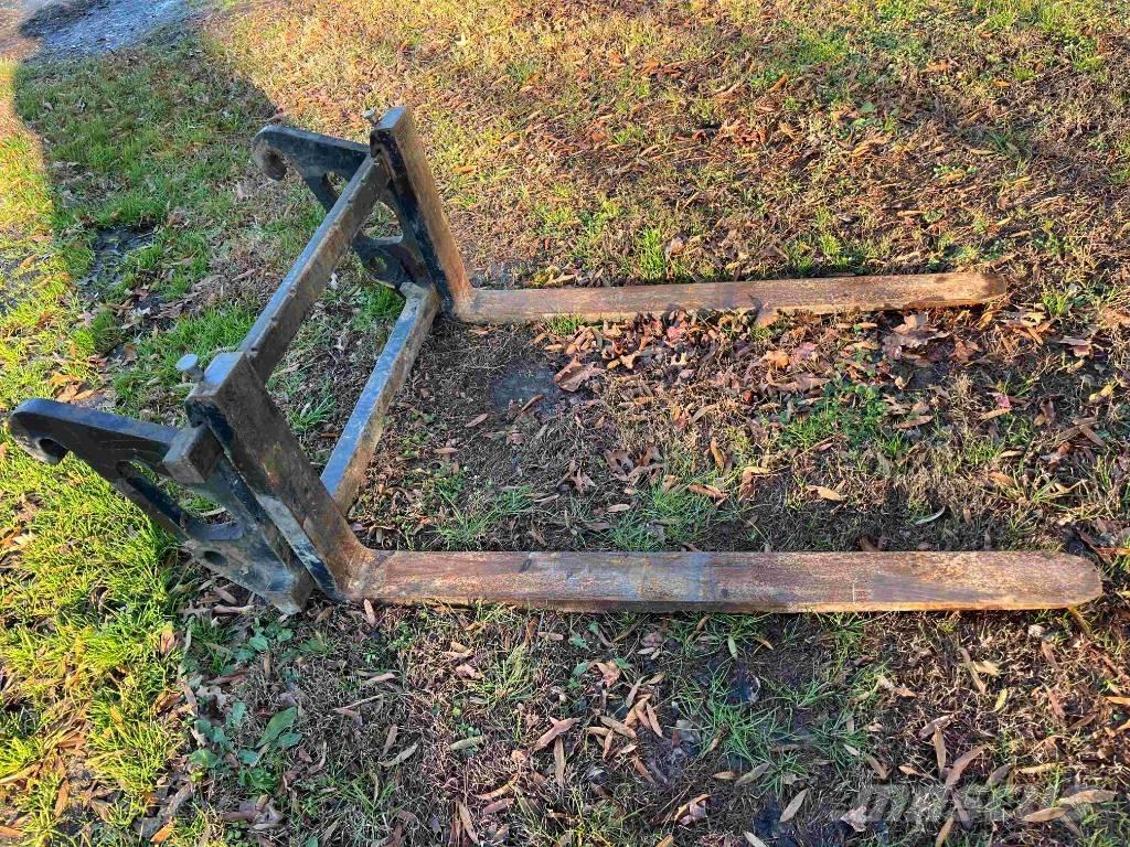 CAT 908M 輪胎式裝載機