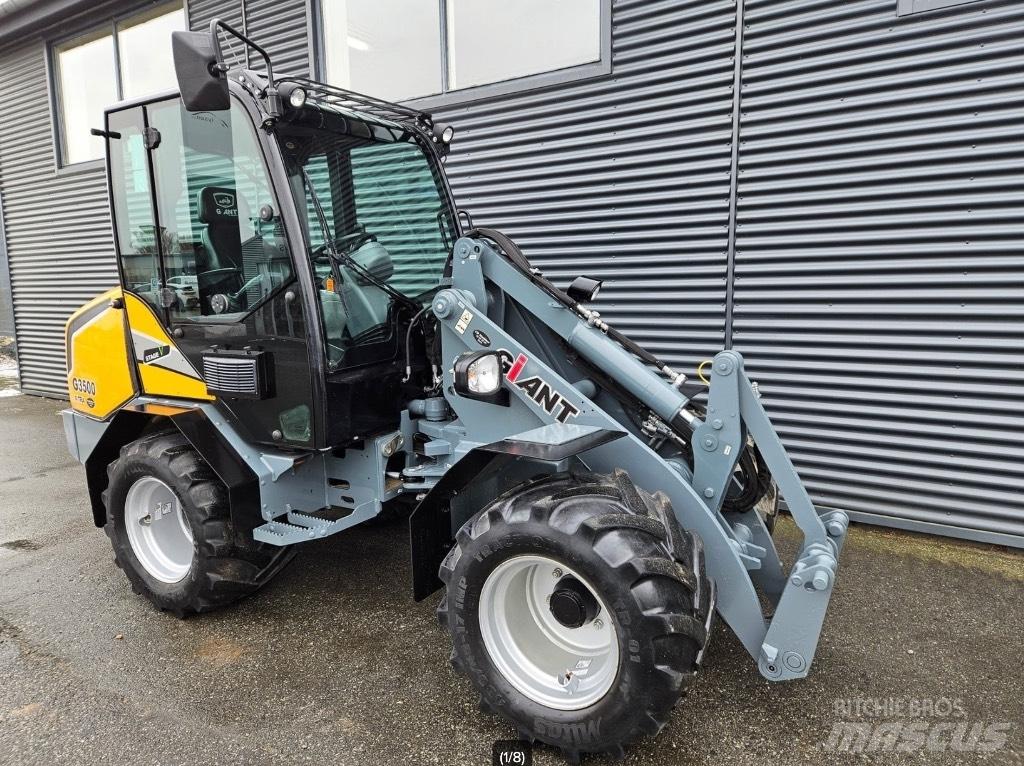 GiANT g3500 x-tra 小型裝載機