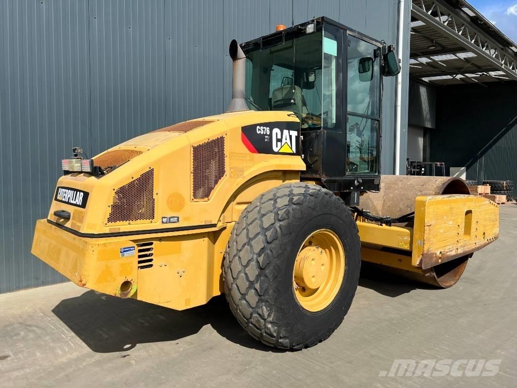 CAT CS76 XT 單輪滾壓機