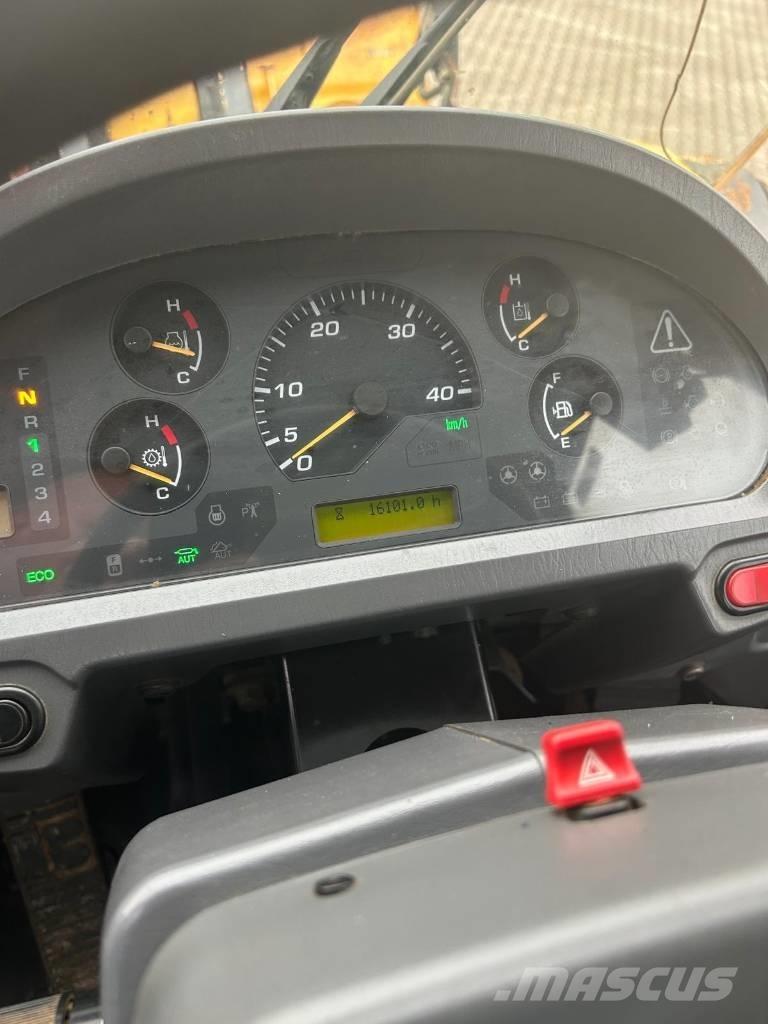 Komatsu WA 470-6 輪胎式裝載機