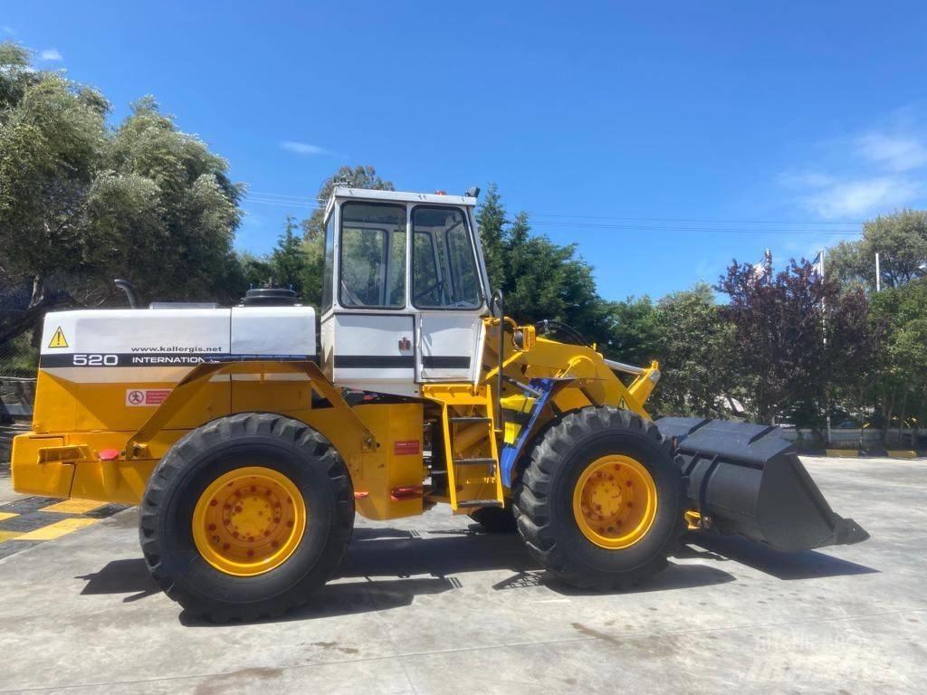 International 520A 輪胎式裝載機