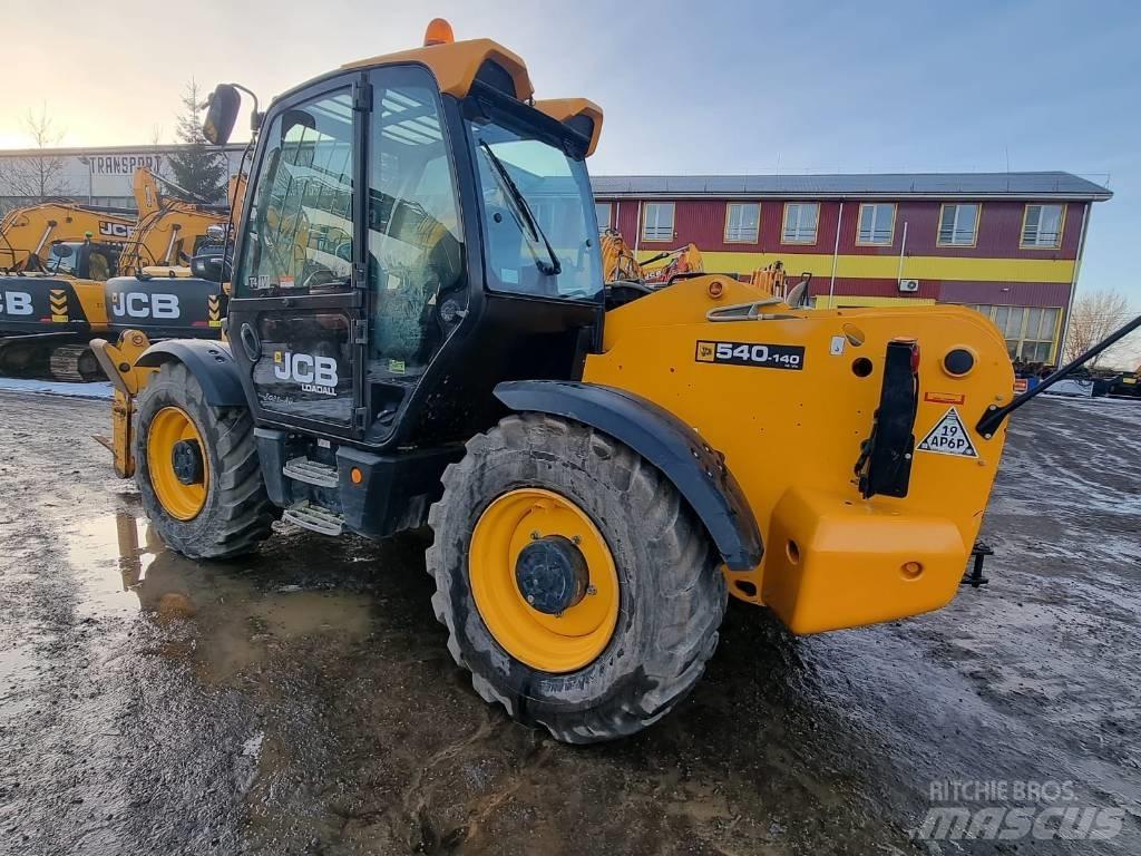 JCB 540-140 Hi-Viz 伸縮臂操作車