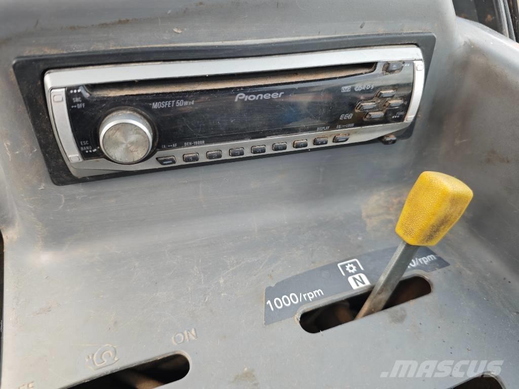 Kubota M135GX-II 曳引機