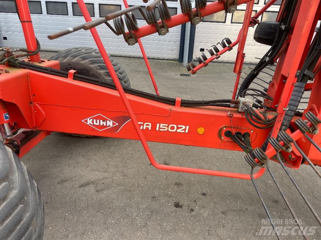 Kuhn GA 15021 耙與翻草機
