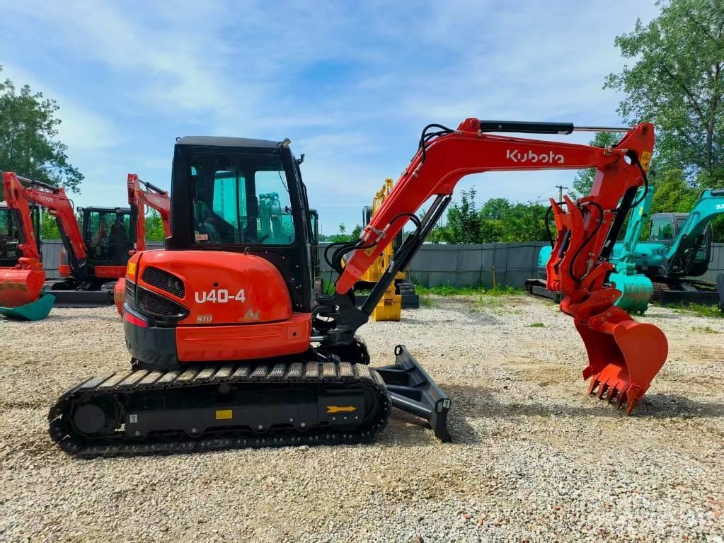 Kubota U 40 小型挖土機/掘鑿機<7t(小型挖掘機)