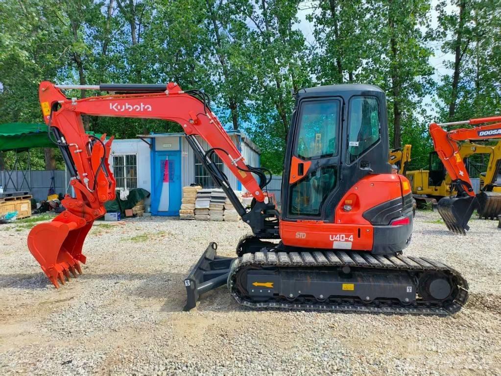 Kubota U 40 小型挖土機/掘鑿機<7t(小型挖掘機)