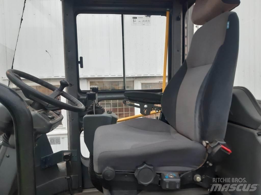 Kalmar DCE150-12 柴油卡車