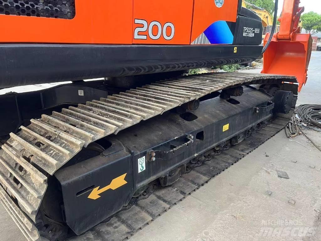 Hitachi ZX 200 履帶式 挖土機/掘鑿機/挖掘機
