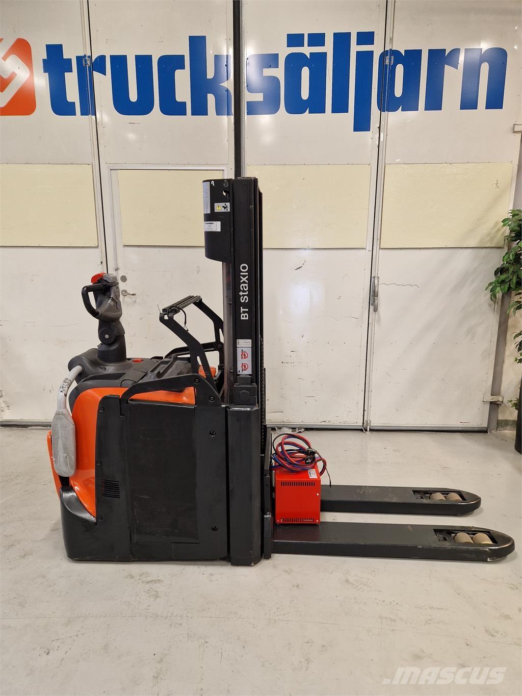 Toyota SPE200D 自走式堆積機