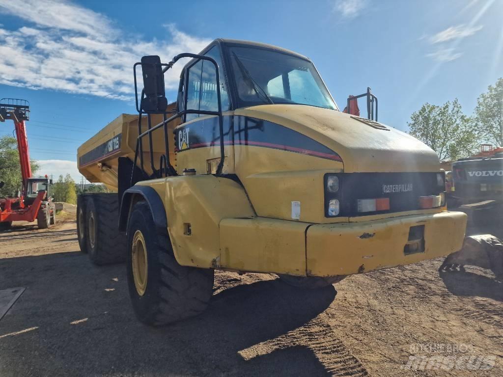 CAT 725 鉸接式起吊車