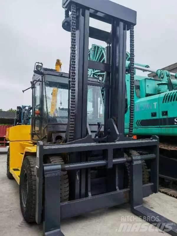 Komatsu FD 160 柴油卡車