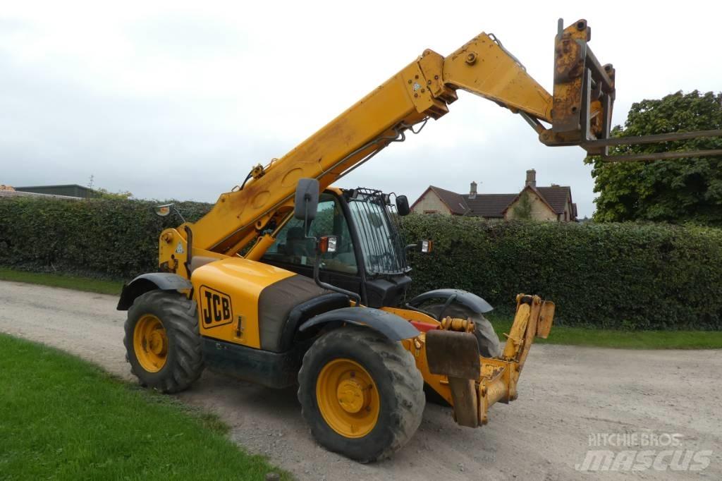 JCB 533-105 伸縮臂操作車