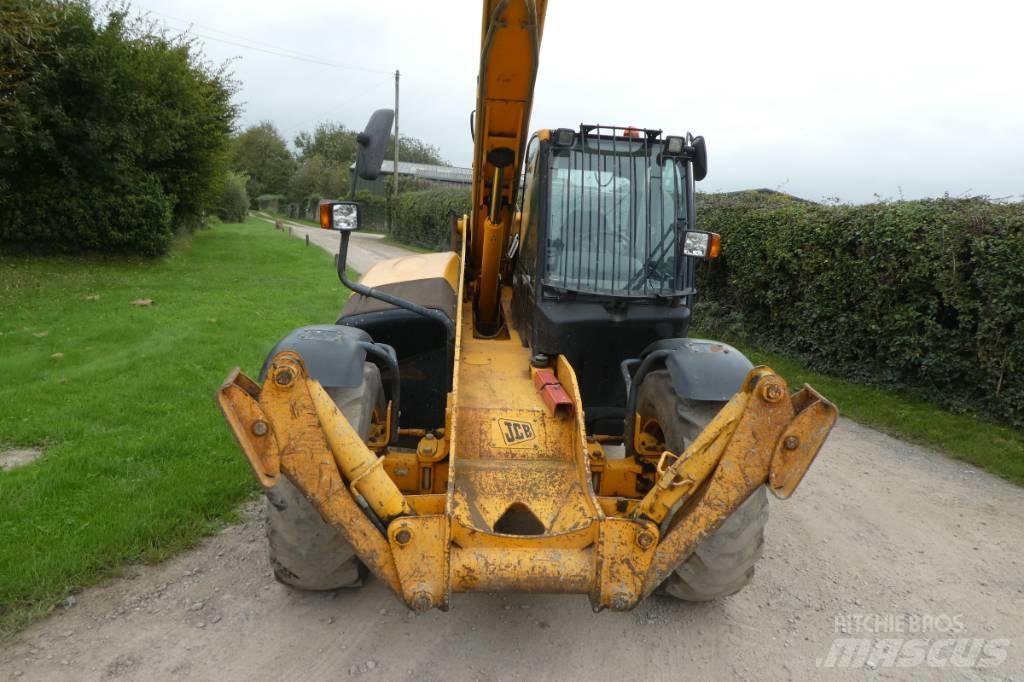 JCB 533-105 伸縮臂操作車