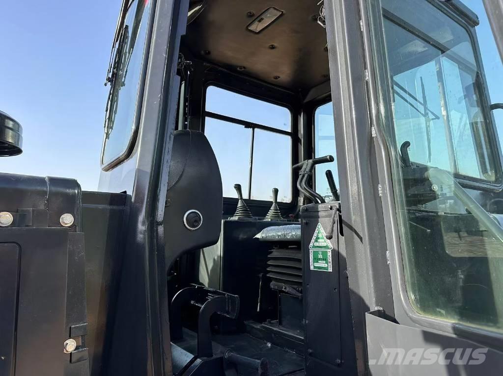 Shantui SD22 履帶推土機