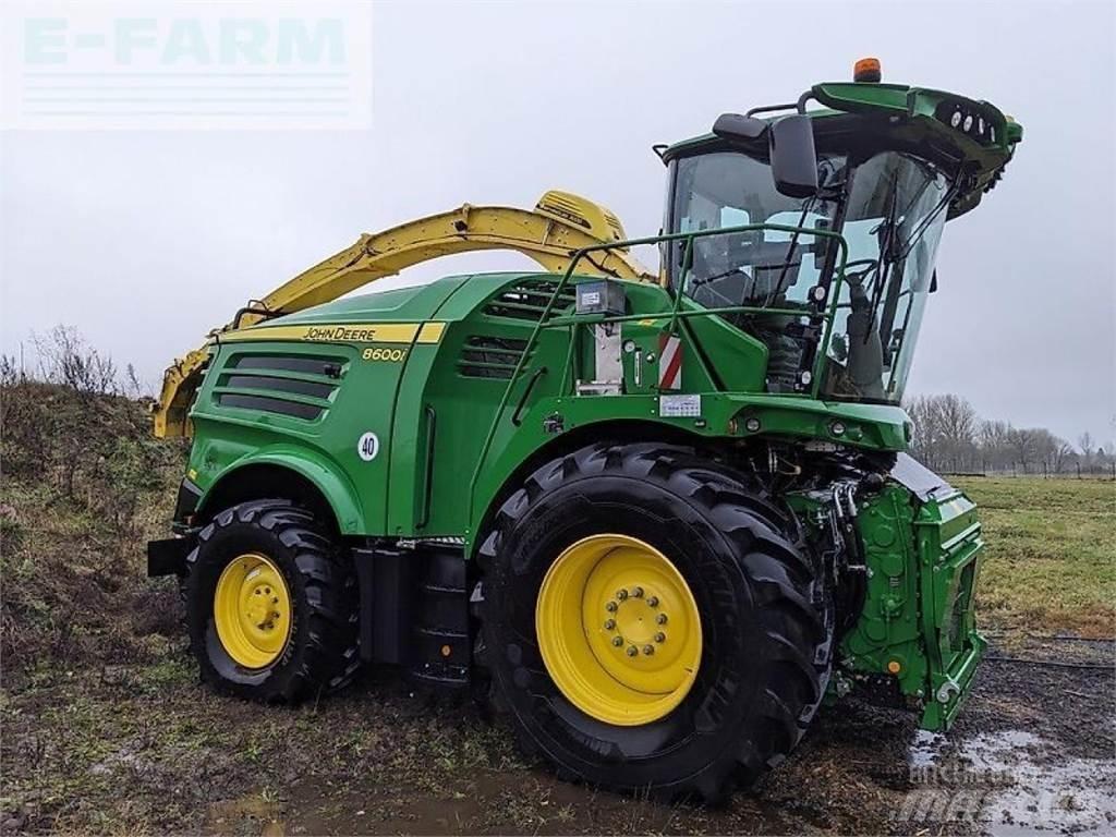 John Deere 8600i 自走式飼料採集機