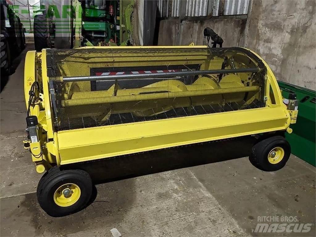 John Deere 8600i 自走式飼料採集機