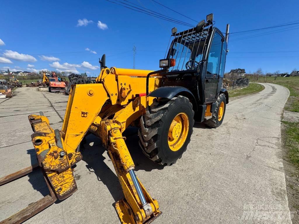 JCB 532-120 伸縮臂操作車